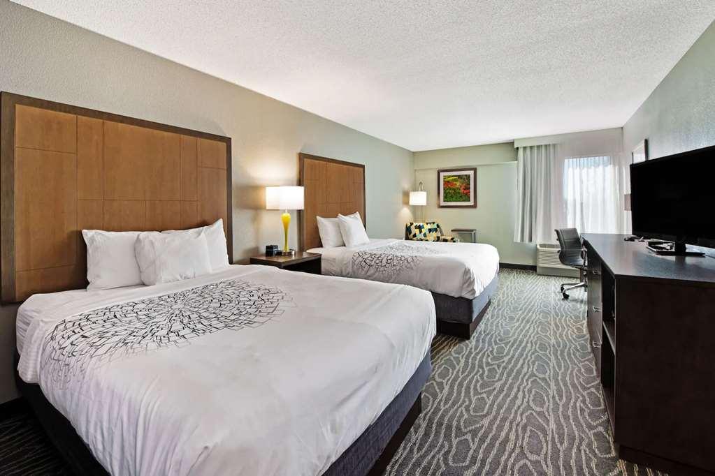 Comfort Inn & Suites Tipp City Dayton North I-75 Room photo