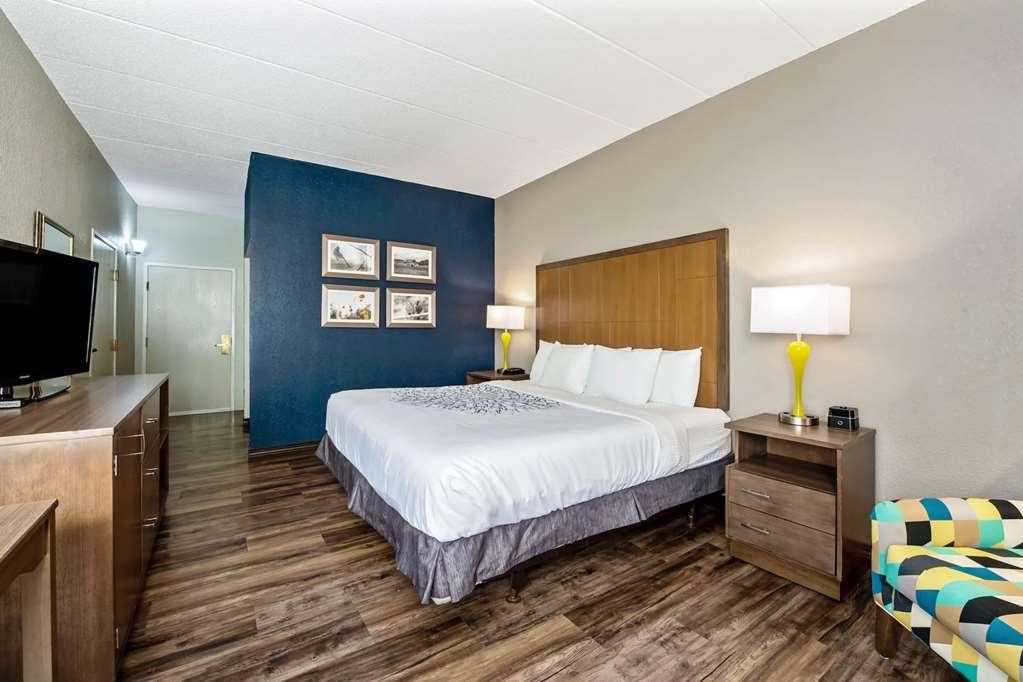 Comfort Inn & Suites Tipp City Dayton North I-75 Room photo