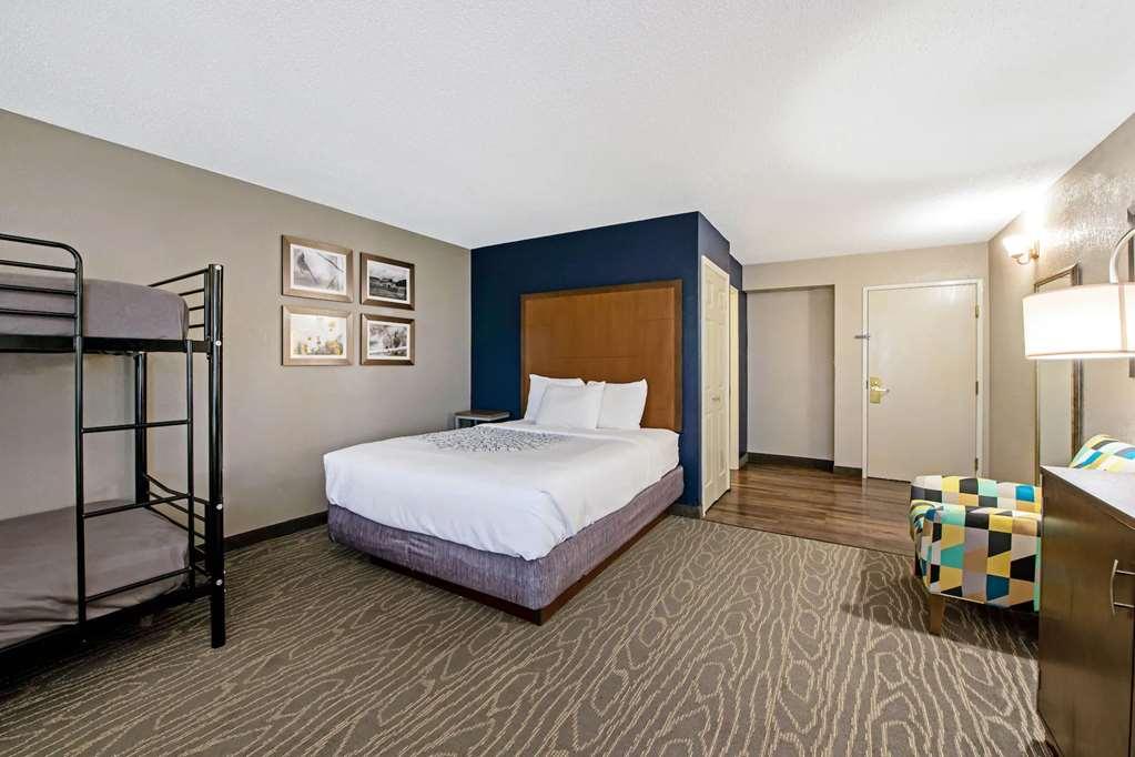 Comfort Inn & Suites Tipp City Dayton North I-75 Room photo