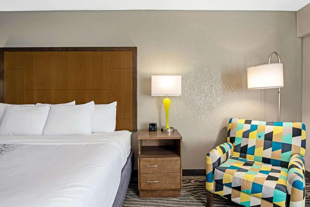 Comfort Inn & Suites Tipp City Dayton North I-75 Room photo