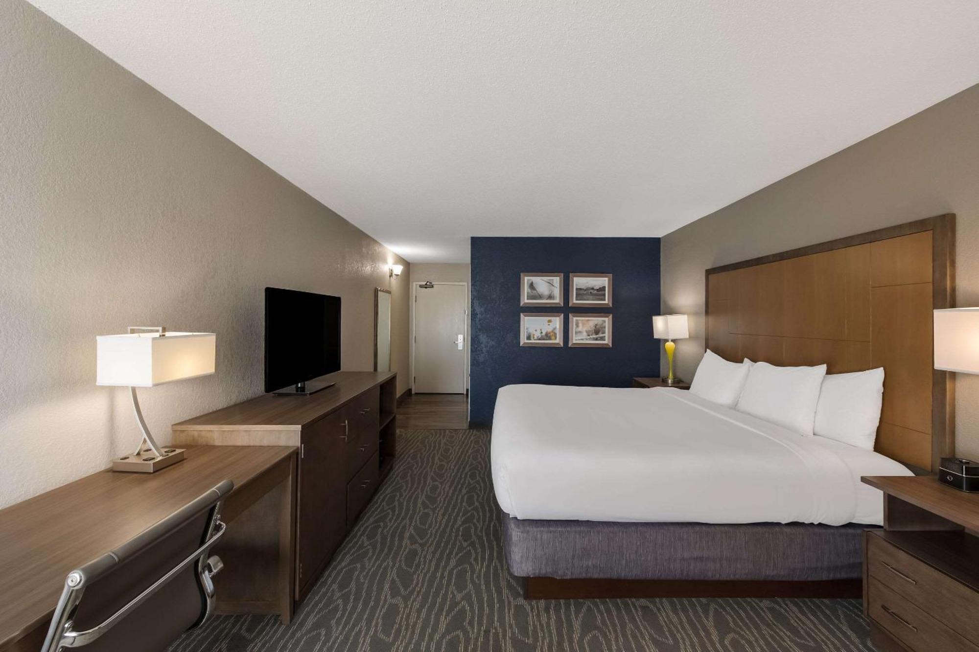 Comfort Inn & Suites Tipp City Dayton North I-75 Exterior photo