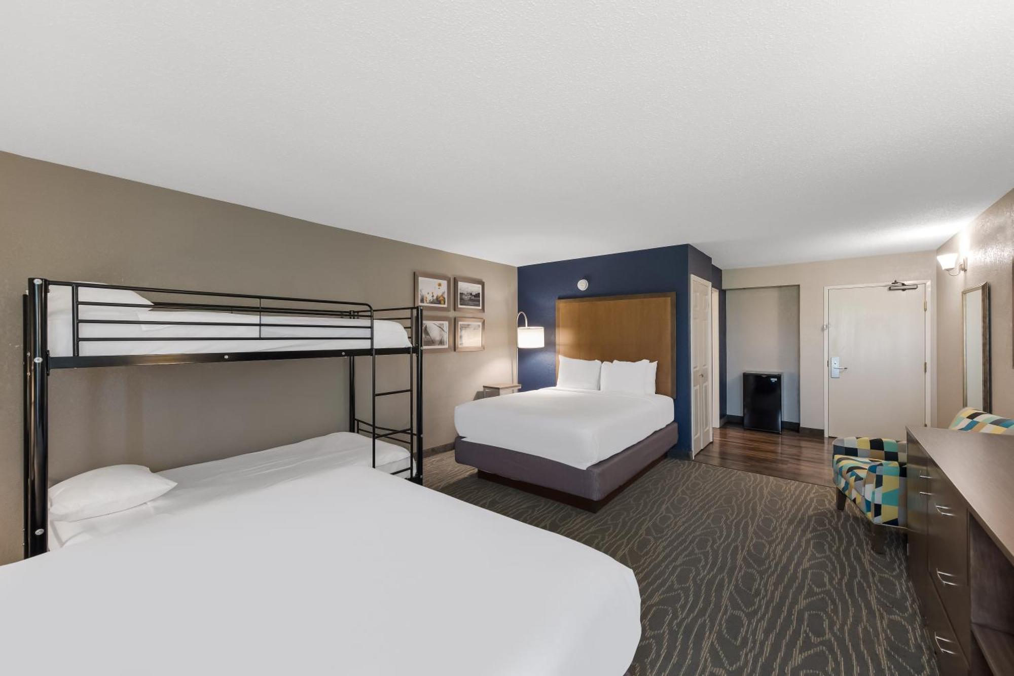 Comfort Inn & Suites Tipp City Dayton North I-75 Exterior photo